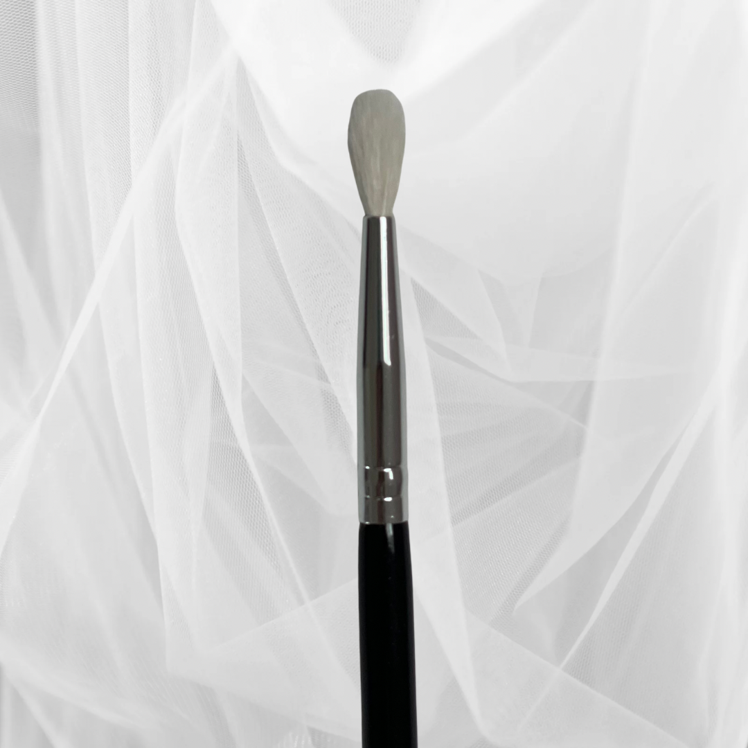 E210 - Detail Blender Eyeshadow Brush